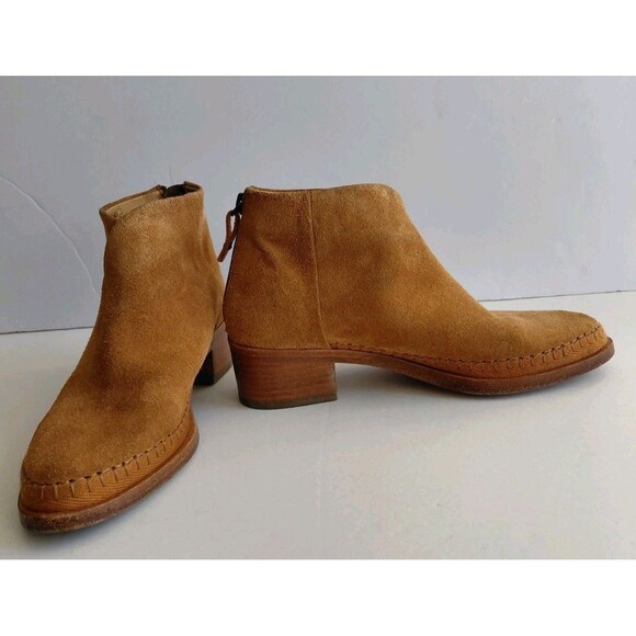 Soludos Sz 5.5 Beige Suede Pointed Toe Booties w/Wood Stacked Low Heel Back Zip - Picture 3 of 7